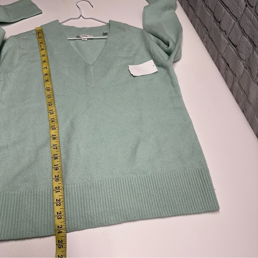 Vince Light Green V-Neck Women's Sweater wool/cashmere blend size XS - Picture 4 of 9